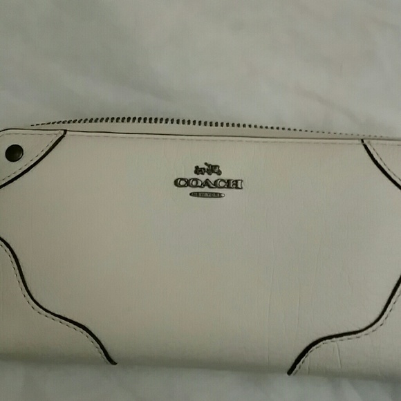 Coach Wallet - Picture 4 of 4